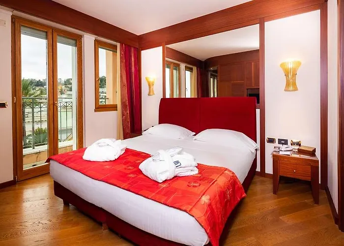 Готель Western Nazionale 4*