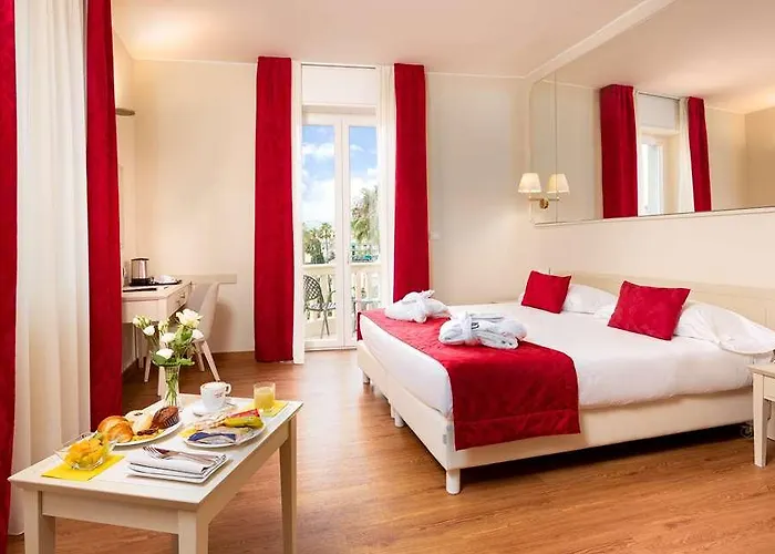 Готель Western Nazionale 4*